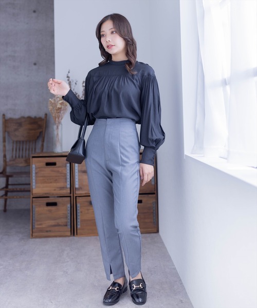 clear（クリア）の「裾スリットスリムパンツ[低身長用サイズ有]≪2024SS≫（スラックス・レディース・グレー/ブラウン/ブラック・S/M/XS）」の22枚目の写真