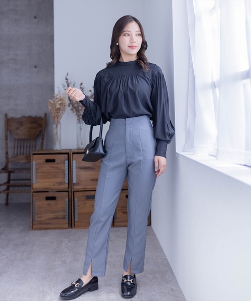 clear（クリア）の「裾スリットスリムパンツ[低身長用サイズ有]≪2024SS≫（スラックス・レディース・グレー/ブラウン/ブラック・S/M/XS）」の21枚目の写真