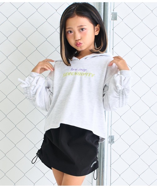 ANAP kids（アナップキッズ）の「袖シャーリングミニ裏毛フーディ（パーカー・キッズ・ライトグレー/ホワイト/サックスブルー・130cm/120cm/110cm）」の11枚目の写真