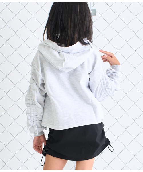 ANAP kids（アナップキッズ）の「袖シャーリングミニ裏毛フーディ（パーカー・キッズ・ライトグレー/ホワイト/サックスブルー・130cm/120cm/110cm）」の13枚目の写真