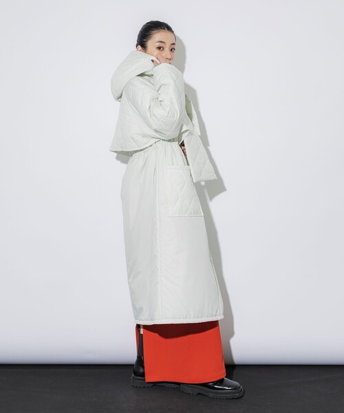 UNITED TOKYO（ユナイテッドトウキョウ）の「【完売間近！】キルティングフーディーコート｜軽量/保温/保湿（ダウンジャケット/コート・レディース・ホワイト/ブラック・FREE）」の7枚目の写真