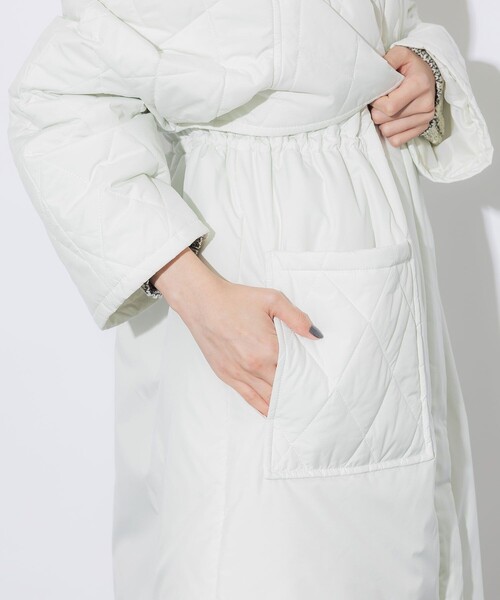 UNITED TOKYO（ユナイテッドトウキョウ）の「【完売間近！】キルティングフーディーコート｜軽量/保温/保湿（ダウンジャケット/コート・レディース・ホワイト/ブラック・FREE）」の17枚目の写真