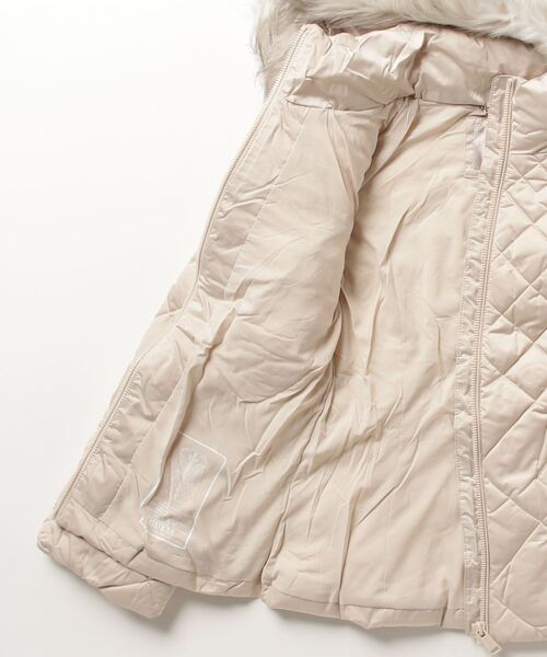 Guess(ゲス)の「Eco Olga Quilted Down Jacket(ダウンジャケット/コート・レディース・キナリ/ブラック・SMALL/MEDIUM/X-SMALL)」の22枚目の写真