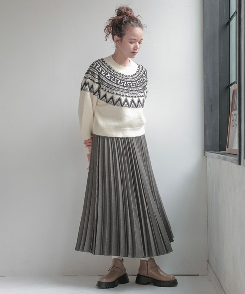 ★マークアンドロナ★ 女性用 美品 ラメ Ｖネックニット サイズＭ niko and（ニコアンド）の「モールラメノルディックニットプル