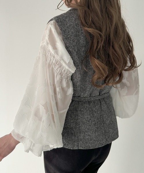 JUNOAH（ジュノア）の「ベルト付きツイードショートベスト（ベスト・レディース・グレー/ブラック/ライトベージュ・MEDIUM/X-LARGE/LARGE）」の9枚目の写真