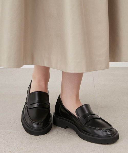 Mila Owen（ミラオーウェン）の「ベーシックローファー（ローファー・レディース・ベージュ/ブラック・36/37/38）」の2枚目の写真