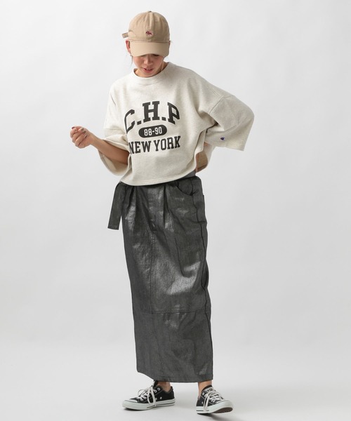 Champion(チャンピオン)の「【Champion(チャンピオン)】別注ロゴショートスウェット(スウェット・レディース・オートミール/オフホワイト/ブルー・FREE)」の4枚目の写真