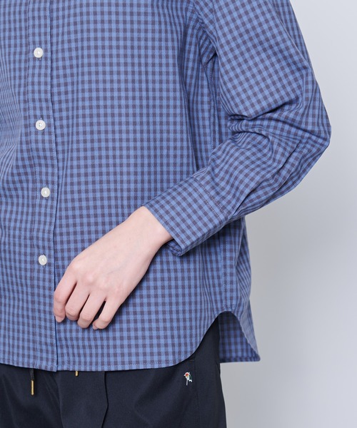 Arnold Palmer（アーノルドパーマー）の「ギンガムチェック リラックス シャツ（シャツ/ブラウス・レディース・ダークネイビー/ネイビー/ブラック・S/M/L）」の5枚目の写真