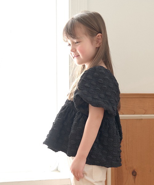 Lycee mine(リセマイン)の「ボリュームスリーブでふんわりブラウス(シャツ/ブラウス・キッズ・ピンク/アイボリー/ライトグリーン/ブラック・100cm/110cm/120cm/140cm/130cm/150cm)」の9枚目の写真