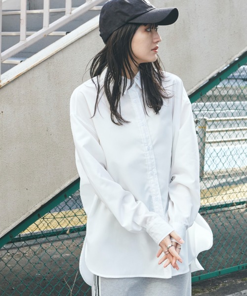 Auntie Rosa Holiday（アンティローザホリデー）の「オーバーサイズレギュラーカラーシャツ（シャツ/ブラウス・レディース・ライトブルー/ブルー/ホワイト/ピンク/ネイビー・FREE）」の2枚目の写真