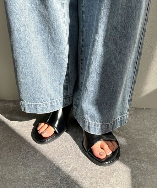 LE VERNIS（ル・ベルニ）の「【LE VERNIS/ルベルニ】ストレッチローヒールミュール（サンダル・レディース・ミント/ブラック・23.5/24.5）」の7枚目の写真