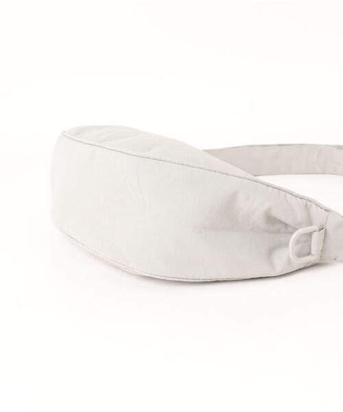 SPINNS（スピンズ）の「ナイロンバナナショルダーバッグ（ショルダーバッグ・メンズ・ブラック/グレー・ONESIZE）」の4枚目の写真