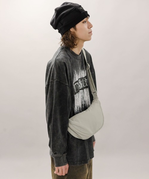 SPINNS（スピンズ）の「ナイロンバナナショルダーバッグ（ショルダーバッグ・メンズ・ブラック/グレー・ONESIZE）」の13枚目の写真