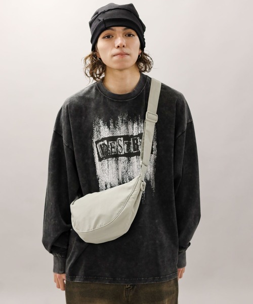 SPINNS（スピンズ）の「ナイロンバナナショルダーバッグ（ショルダーバッグ・メンズ・ブラック/グレー・ONESIZE）」の12枚目の写真