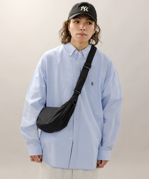 SPINNS（スピンズ）の「ナイロンバナナショルダーバッグ（ショルダーバッグ・メンズ・ブラック/グレー・ONESIZE）」の19枚目の写真