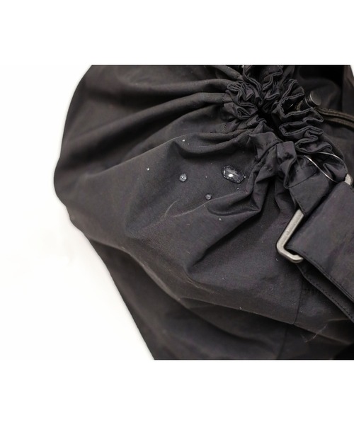 SPINNS（スピンズ）の「ナイロンバナナショルダーバッグ（ショルダーバッグ・メンズ・ブラック/グレー・ONESIZE）」の11枚目の写真