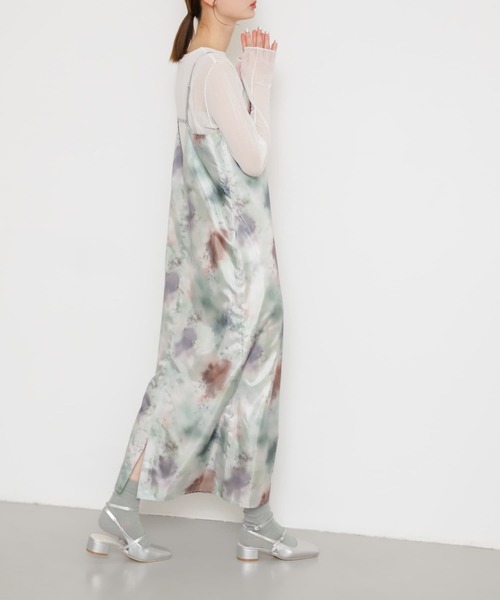 SENSE OF PLACE by URBAN RESEARCH（センスオブプレイスバイアーバンリサーチ）の「ボカシプリントキャミワンピース（ワンピース・レディース・グリーン/ブラック/ブルー・S/ONE）」の3枚目の写真