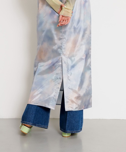 SENSE OF PLACE by URBAN RESEARCH（センスオブプレイスバイアーバンリサーチ）の「ボカシプリントキャミワンピース（ワンピース・レディース・グリーン/ブラック/ブルー・S/ONE）」の6枚目の写真