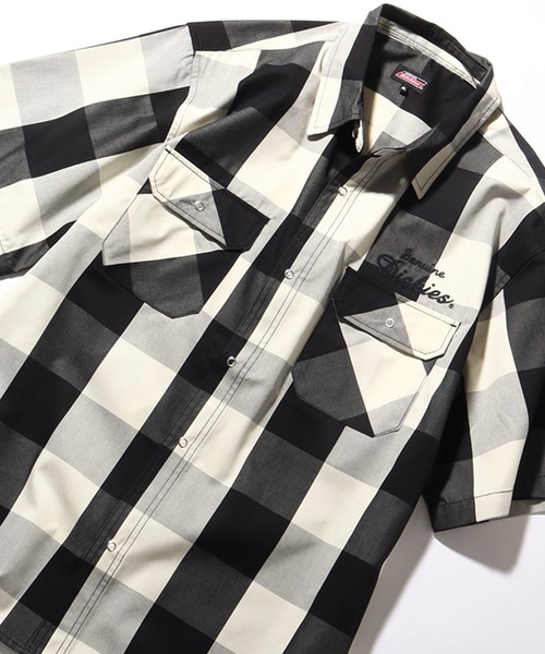 Dickies（ディッキーズ）の「【GENUINE DICKIES/ジェニュインディッキーズ】T/Cツイル刺繍入りチェック・ストライプワーク半袖シャツ（シャツ/ブラウス・メンズ・ブラック系/ネイビー系/ホワイト系/レッド系・M/L/XL）」の16枚目の写真