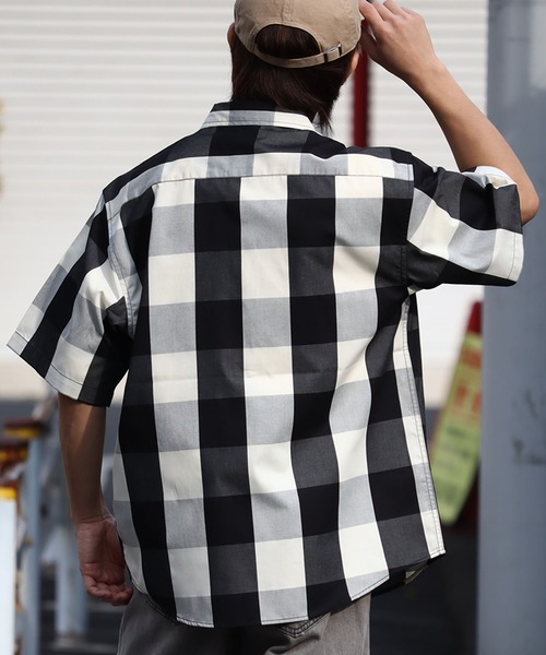 Dickies（ディッキーズ）の「【GENUINE DICKIES/ジェニュインディッキーズ】T/Cツイル刺繍入りチェック・ストライプワーク半袖シャツ（シャツ/ブラウス・メンズ・ブラック系/ネイビー系/ホワイト系/レッド系・M/L/XL）」の14枚目の写真