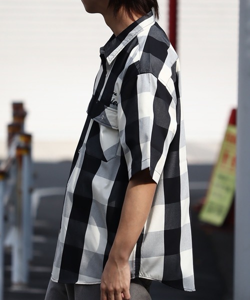 Dickies（ディッキーズ）の「【GENUINE DICKIES/ジェニュインディッキーズ】T/Cツイル刺繍入りチェック・ストライプワーク半袖シャツ（シャツ/ブラウス・メンズ・ブラック系/ネイビー系/ホワイト系/レッド系・M/L/XL）」の13枚目の写真