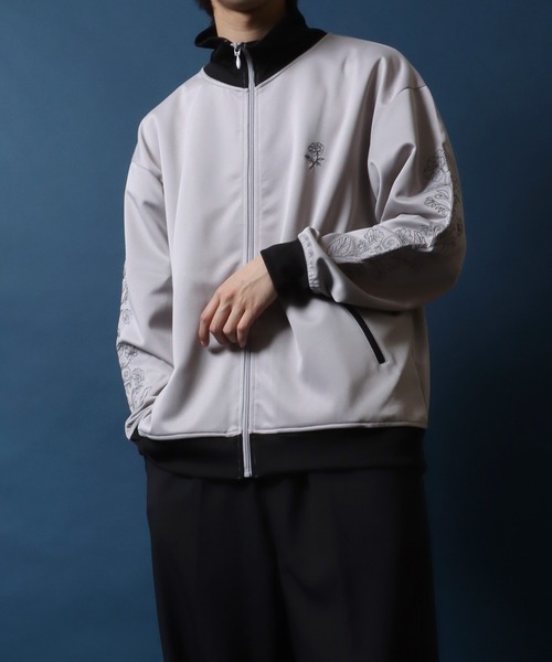 ANPAS（アンパス）の「ANPAS Flower Embroidery Track Jacket/ANPAS 別注 トラックジャケット花刺繍 トップス ワンポイント刺繍トラックジャケット 袖刺繍 ジャージ（ジャージ・メンズ・ブラック系その他/ブラック/ワイン/チャコール/グレイッシュベージュ/アイボリー・M/L）」の16枚目の写真