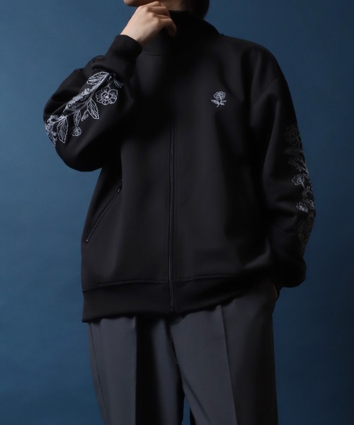 ANPAS（アンパス）の「ANPAS Flower Embroidery Track Jacket/ANPAS 別注 トラックジャケット花刺繍 トップス ワンポイント刺繍トラックジャケット 袖刺繍 ジャージ（ジャージ・メンズ・ブラック系その他/ブラック/ワイン/チャコール/グレイッシュベージュ/アイボリー・M/L）」の13枚目の写真