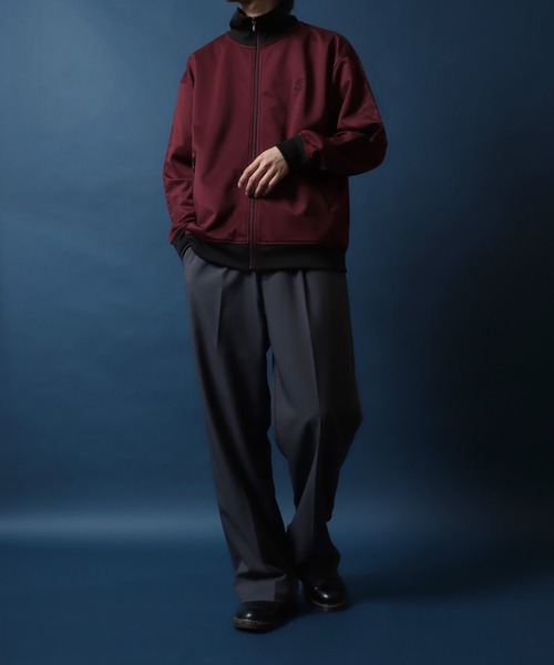 ANPAS（アンパス）の「ANPAS Flower Embroidery Track Jacket/ANPAS 別注 トラックジャケット花刺繍 トップス ワンポイント刺繍トラックジャケット 袖刺繍 ジャージ（ジャージ・メンズ・ブラック系その他/ブラック/ワイン/チャコール/グレイッシュベージュ/アイボリー・M/L）」の8枚目の写真