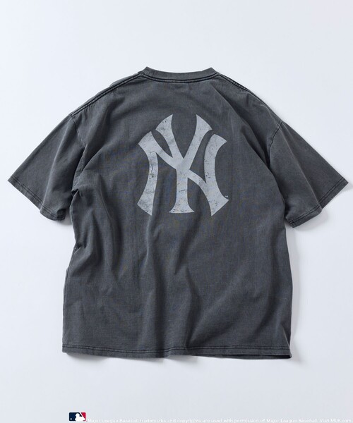 FREAK'S STORE（フリークスストア）の「限定展開 MLB/メジャーリーグベースボール 別注 ビッグシルエット ピグメントダイ バックプリントTシャツ（Tシャツ/カットソー・メンズ・ブラック系その他3/ブラック系その他/ブラック系その他2・LARGE/MEDIUM/SMALL）」の5枚目の写真