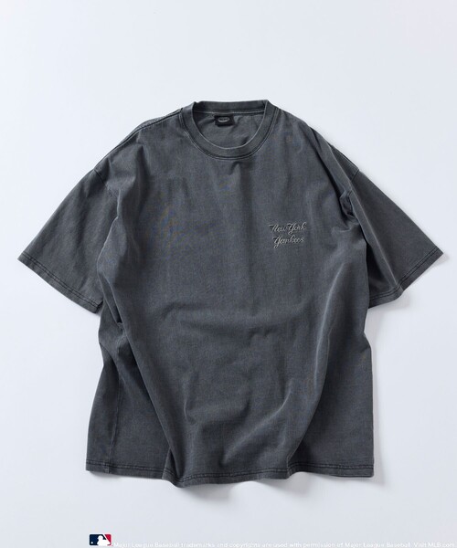 FREAK'S STORE（フリークスストア）の「限定展開 MLB/メジャーリーグベースボール 別注 ビッグシルエット ピグメントダイ バックプリントTシャツ（Tシャツ/カットソー・メンズ・ブラック系その他3/ブラック系その他/ブラック系その他2・LARGE/MEDIUM/SMALL）」の6枚目の写真