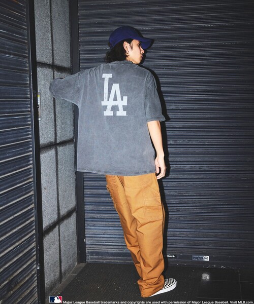 FREAK'S STORE（フリークスストア）の「限定展開 MLB/メジャーリーグベースボール 別注 ビッグシルエット ピグメントダイ バックプリントTシャツ（Tシャツ/カットソー・メンズ・ブラック系その他3/ブラック系その他/ブラック系その他2・LARGE/MEDIUM/SMALL）」の20枚目の写真