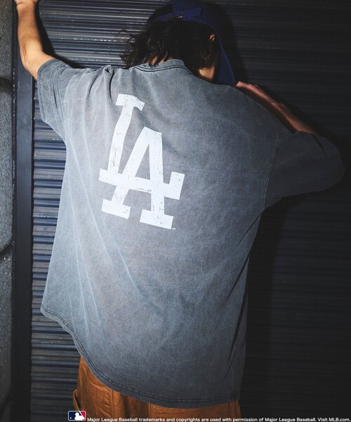 FREAK'S STORE（フリークスストア）の「限定展開 MLB/メジャーリーグベースボール 別注 ビッグシルエット ピグメントダイ バックプリントTシャツ（Tシャツ/カットソー・メンズ・ブラック系その他3/ブラック系その他/ブラック系その他2・LARGE/MEDIUM/SMALL）」の22枚目の写真