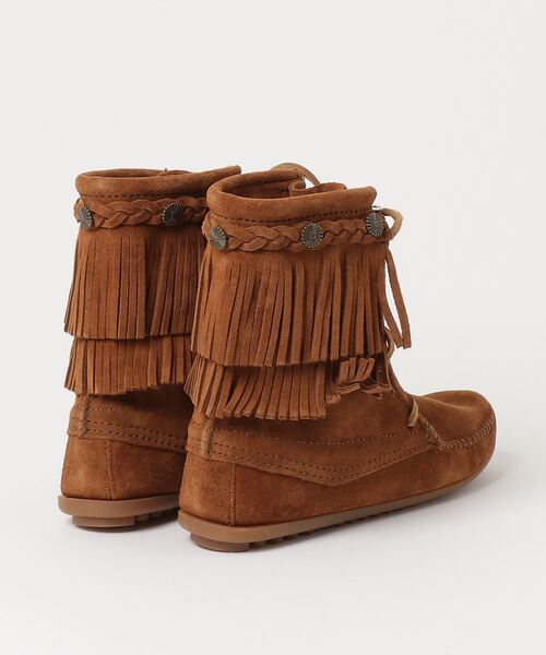Minnetonka(ミネトンカ)の「『ミネトンカ MINNETONKA』 ダブルフリンジ トランパー ブーツ DOUBLE FRINGE TRAMPER BOOTS レディース(ブーツ・レディース・ブラウン/ブラウン系その他・21.5㎝/22.5cm)」の3枚目の写真
