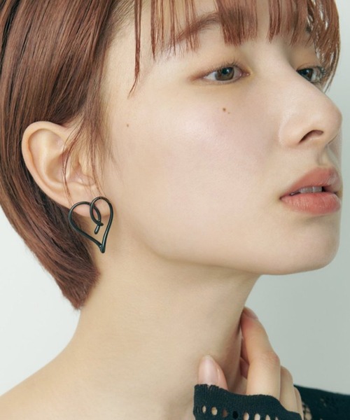 GOLDY(ゴールディ)の「【GOLDY】ドローイングハートピアス 1240303 ※(ピアス(両耳用)・レディース・ゴールド/シルバー/ブラック・FREE)」の8枚目の写真