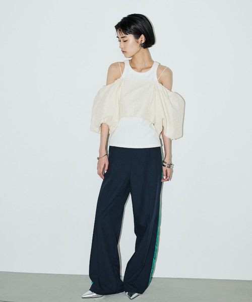 AIC.（エーアイシー）の「2WAYふくれジャガードオフショルトップス（シャツ/ブラウス・レディース・ブラック/アイボリー・FREE）」の5枚目の写真