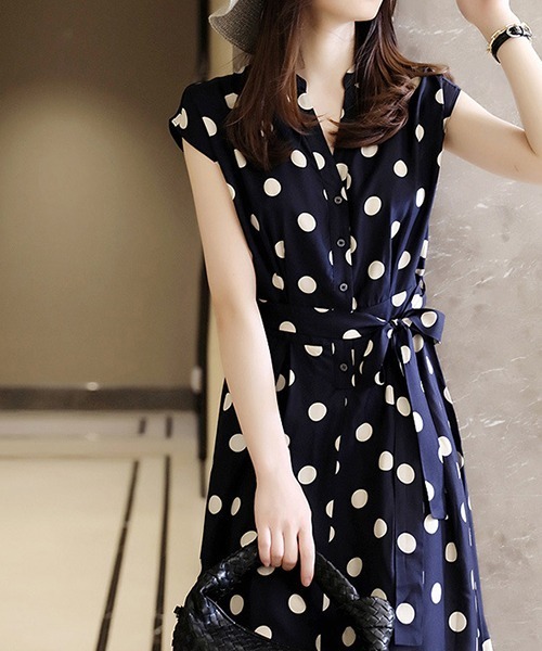 gossip!ロサンゼルス(ゴシップロサンゼルス)の「Vネックドットワンピース(ワンピース・レディース・ネイビー・M/S/L)」の1枚目の写真