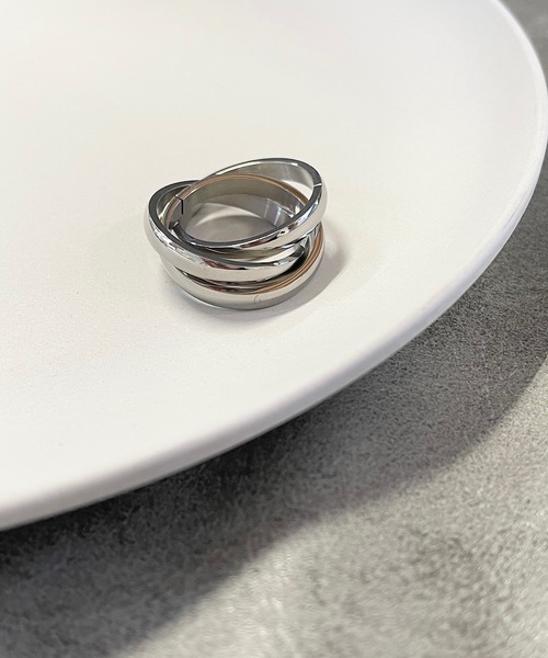 PARKS TOKYO SELECT(パークストウキョウセレクト)の「金属アレルギー対応 サージカルステンレス/316L トリプルクロス(3連)リング(リング・レディース・ゴールド/ゴールド系その他/シルバー・7号/10号/12号/15号)」の6枚目の写真
