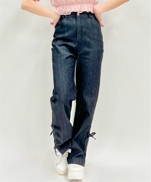 axes femme POETIQUE（アクシーズファムポエティック）の「レースアップデニムパンツ（デニムパンツ・レディース・ブラック/インディゴブルー/ホワイト・MEDIUM）」の2枚目の写真