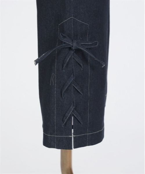 axes femme POETIQUE（アクシーズファムポエティック）の「レースアップデニムパンツ（デニムパンツ・レディース・ブラック/インディゴブルー/ホワイト・MEDIUM）」の5枚目の写真