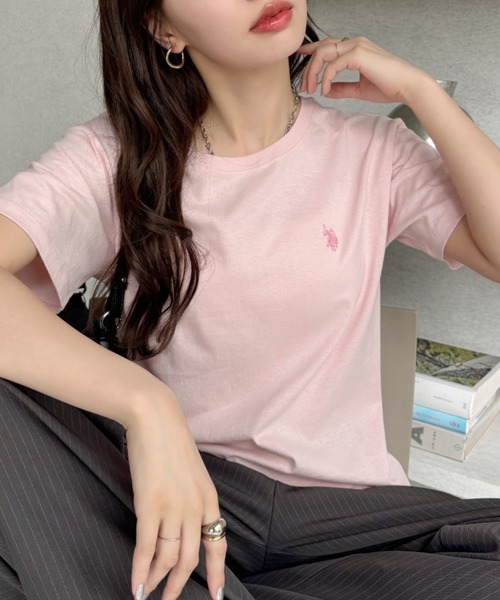 U.S. POLO ASSN.（ユーエスポロアッスン）の「U.S. POLO ASSN. 10色展開 大人気のワンポイント刺繍 コンパクトシルエット ベーシック Tシャツ（Tシャツ/カットソー・レディース・ブラック系/ホワイト/ブラック/ベージュ/グリーン/ピンク/ネイビー/ライトピンク/グレー/ライトブルー・M/L/S）」の10枚目の写真