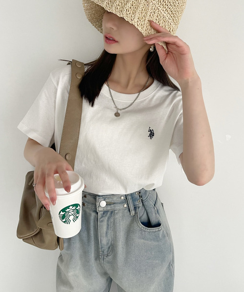 U.S. POLO ASSN.（ユーエスポロアッスン）の「U.S. POLO ASSN. 10色展開 大人気のワンポイント刺繍 コンパクトシルエット ベーシック Tシャツ（Tシャツ/カットソー・レディース・ブラック系/ホワイト/ブラック/ベージュ/グリーン/ピンク/ネイビー/ライトピンク/グレー/ライトブルー・M/L/S）」の17枚目の写真