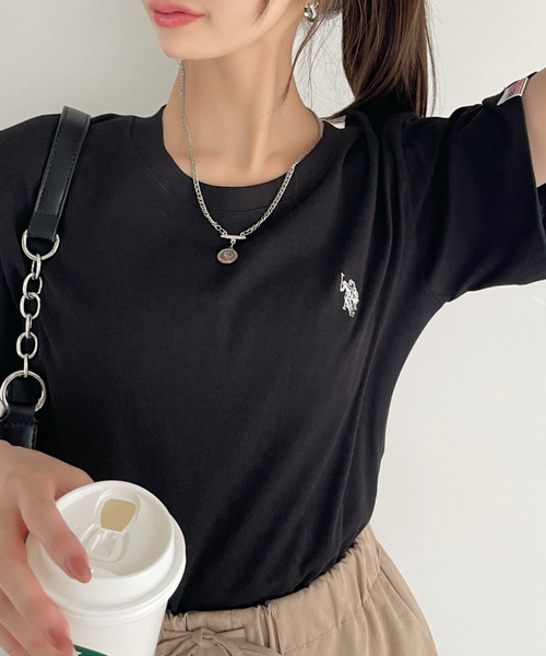 U.S. POLO ASSN.（ユーエスポロアッスン）の「U.S. POLO ASSN. 10色展開 大人気のワンポイント刺繍 コンパクトシルエット ベーシック Tシャツ（Tシャツ/カットソー・レディース・ブラック系/ホワイト/ブラック/ベージュ/グリーン/ピンク/ネイビー/ライトピンク/グレー/ライトブルー・M/L/S）」の18枚目の写真