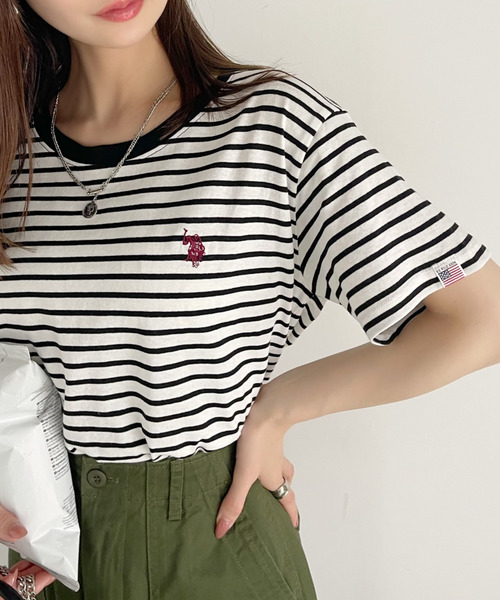 U.S. POLO ASSN.（ユーエスポロアッスン）の「U.S. POLO ASSN. 10色展開 大人気のワンポイント刺繍 コンパクトシルエット ベーシック Tシャツ（Tシャツ/カットソー・レディース・ブラック系/ホワイト/ブラック/ベージュ/グリーン/ピンク/ネイビー/ライトピンク/グレー/ライトブルー・M/L/S）」の12枚目の写真