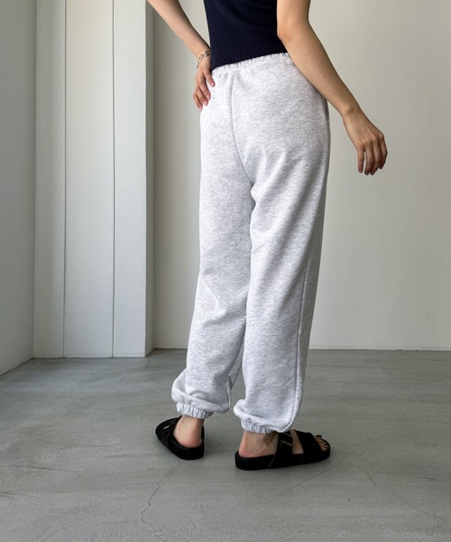 CANAL JEAN(キャナルジーン)の「El mar 裏毛ジョガーパンツ(スウェットパンツ・レディース・ヘザーグレー/ネイビー・ONE SIZE)」の4枚目の写真