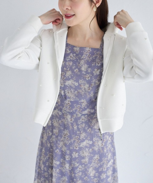 tocco closet(トッコ クローゼット)の「パール付きダブルジップダンボールパーカー(パーカー・レディース・ピンクベージュ/ブラック/グレー/オフホワイト・M)」の6枚目の写真