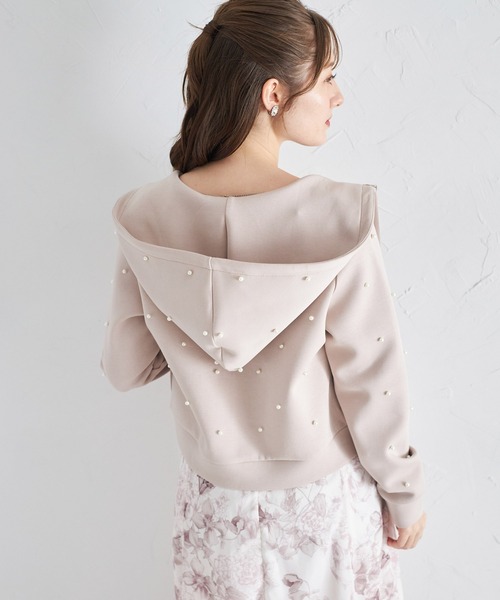 tocco closet(トッコ クローゼット)の「パール付きダブルジップダンボールパーカー(パーカー・レディース・ピンクベージュ/ブラック/グレー/オフホワイト・M)」の18枚目の写真