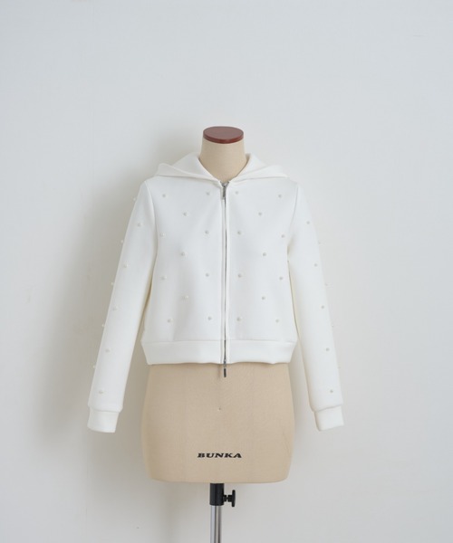 tocco closet(トッコ クローゼット)の「パール付きダブルジップダンボールパーカー(パーカー・レディース・ピンクベージュ/ブラック/グレー/オフホワイト・M)」の20枚目の写真