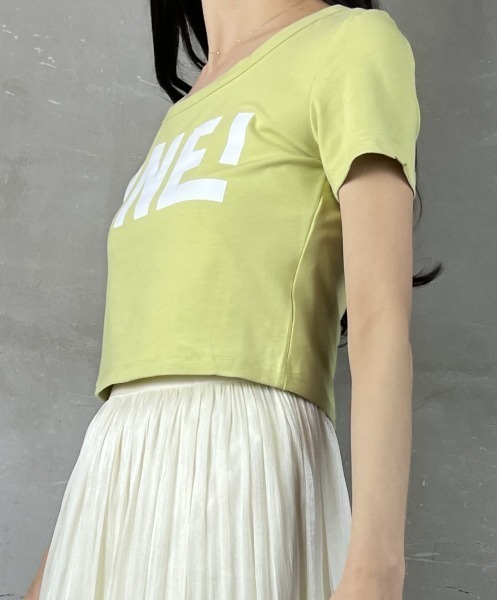 tolene(トレネ)の「華奢見えプリント半袖Tシャツ(Tシャツ/カットソー・レディース・グリーン/ブラック/ピンク/ホワイト・FREE)」の5枚目の写真
