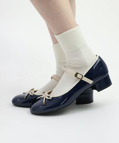 F i.n.t（フィント）の「【晴雨兼用】リボンストラップレインパンプス（レインシューズ・レディース・ネイビー×ホワイト/モカ/ブラック・S/M/L）」の7枚目の写真
