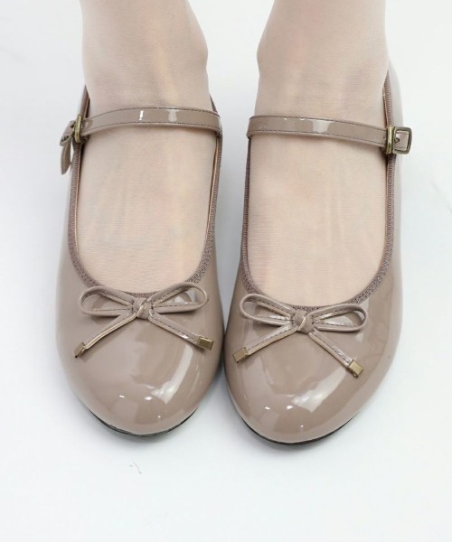 F i.n.t（フィント）の「【晴雨兼用】リボンストラップレインパンプス（レインシューズ・レディース・ネイビー×ホワイト/モカ/ブラック・S/M/L）」の5枚目の写真